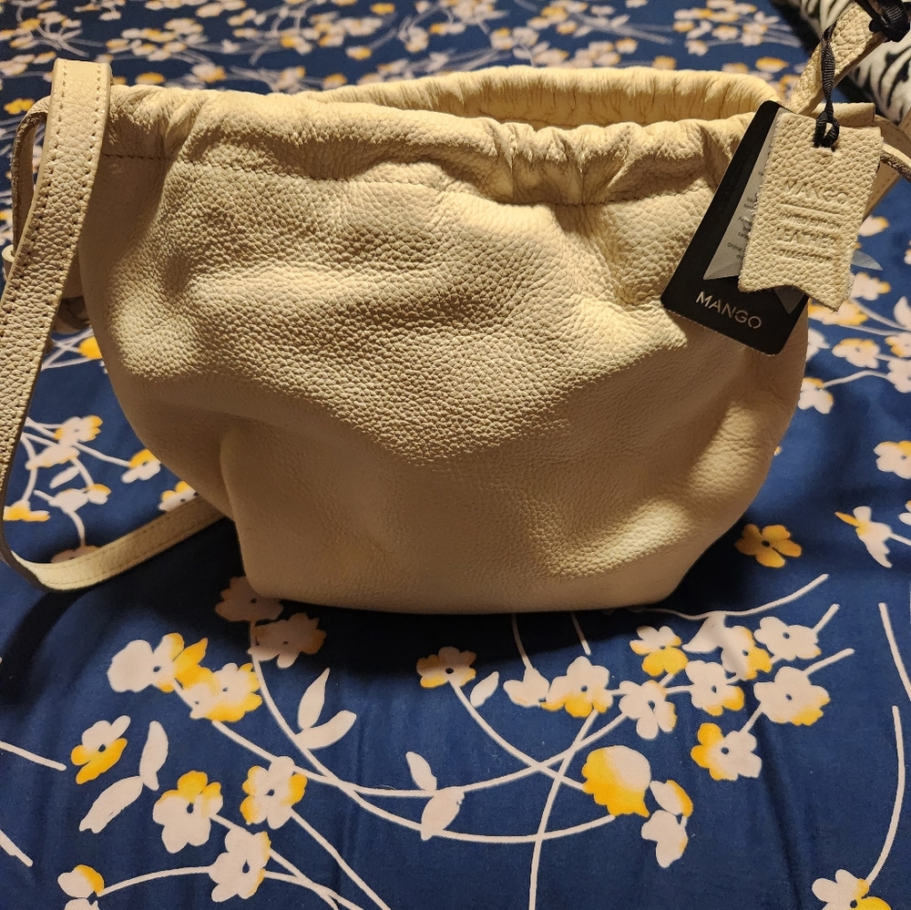 Mango Drawstring Bucket Bag NWT